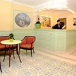 فندق Astoria 4*