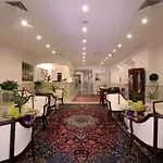 Astoria فندق 4*