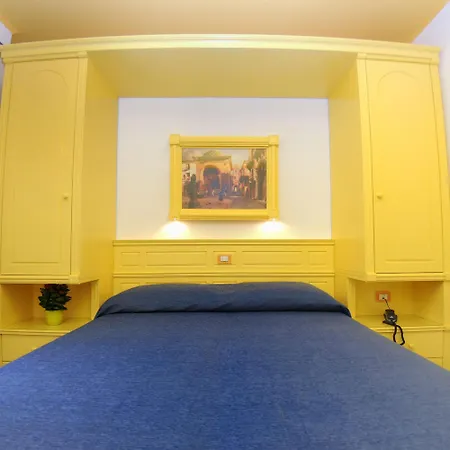 Отель Astoria 4*