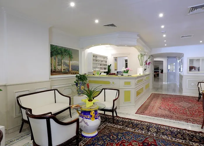 Отель Astoria 4*