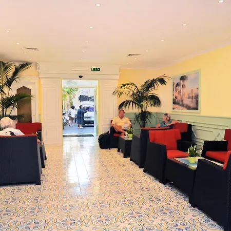 Astoria Hotel 4*