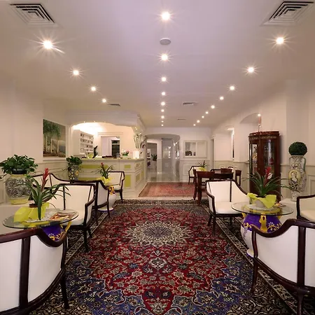 Astoria Hotel 4*