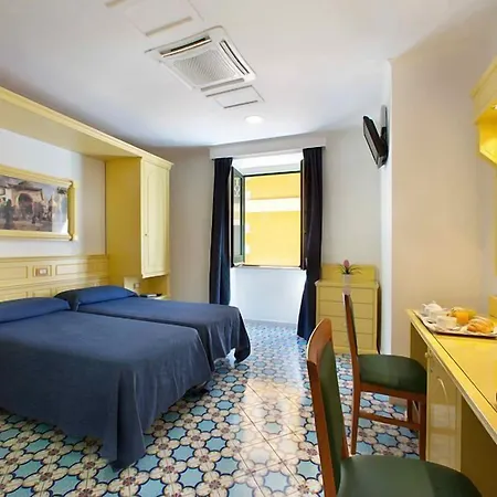 Astoria 4*