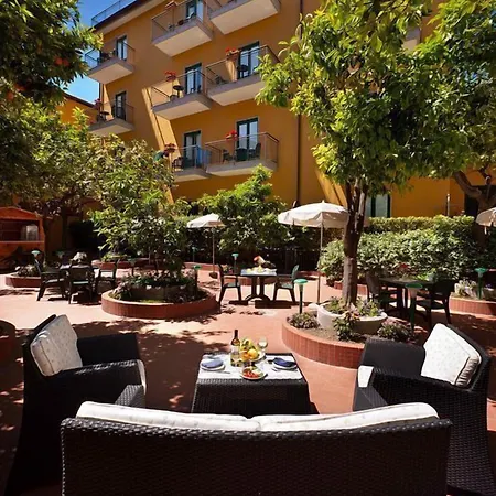 Astoria 4*