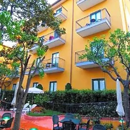 Astoria 4*