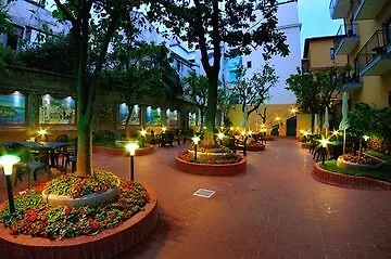 Astoria 4*
