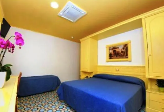 Astoria Ξενοδοχείο 4*